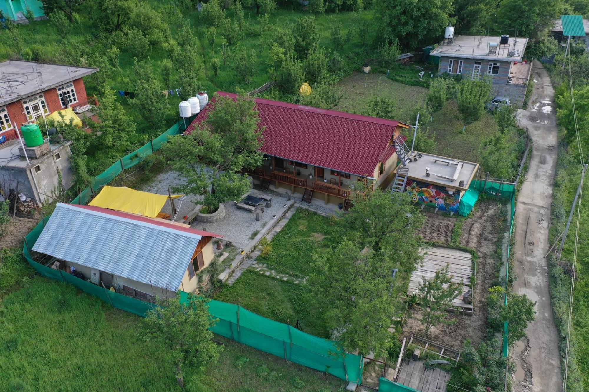 Himalayan Mud Resort Касоль Экстерьер фото