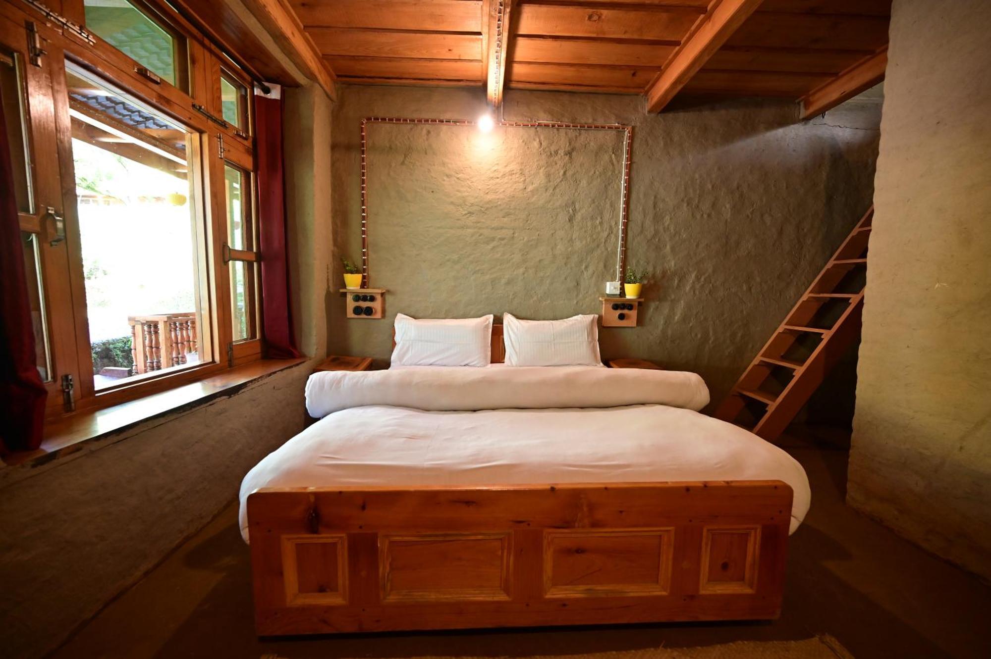 Himalayan Mud Resort Касоль Экстерьер фото