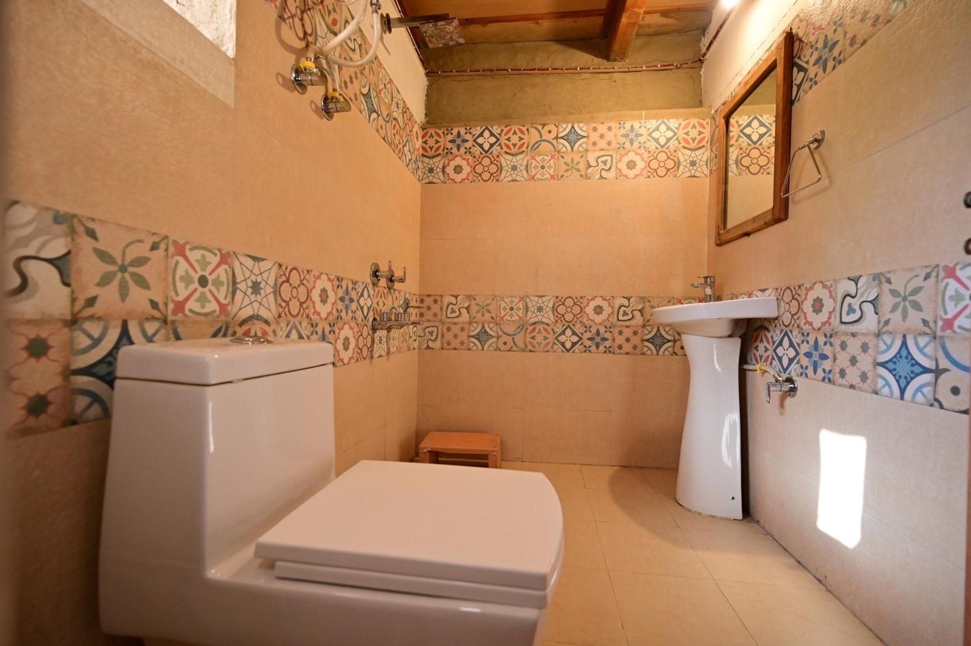 Himalayan Mud Resort Касоль Экстерьер фото